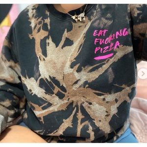 Double acid wash GRAPHIC sweatshirt !